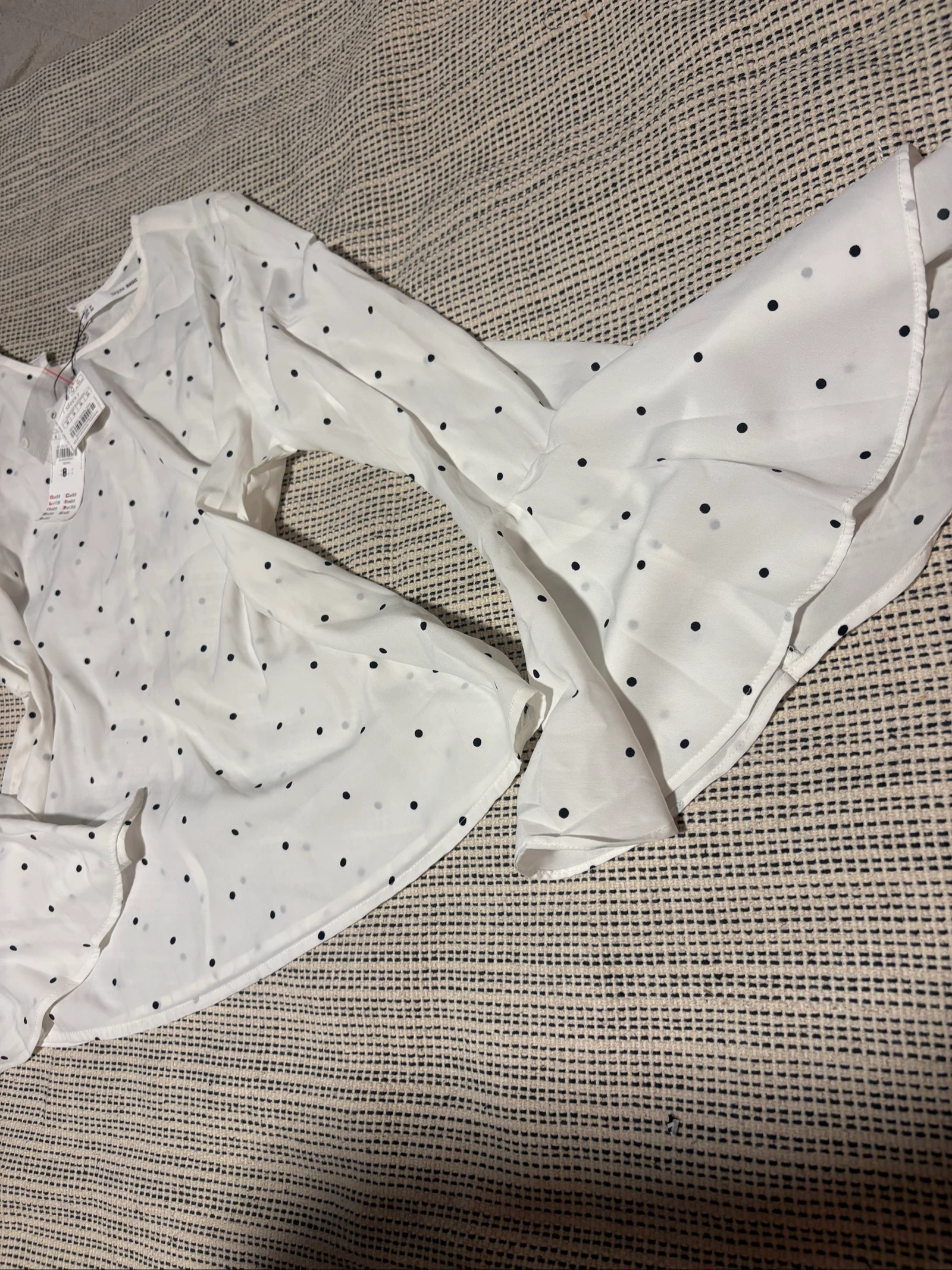 blusa sfera lunares branca preta nova com etiqueta m m2m blusa de bolinhas neufs avec etiqueta – photo 2